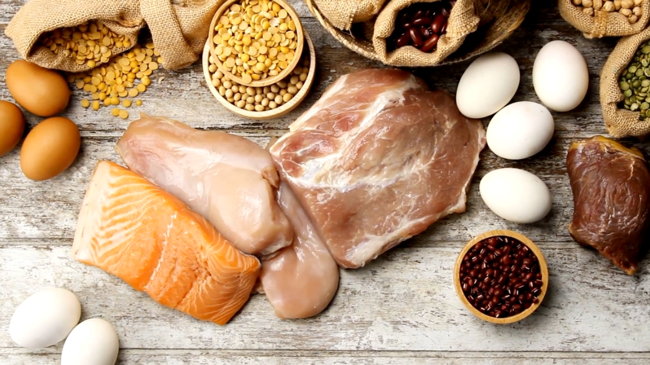 Salmon, chicken, eggs, beans and lentils as protein-rich foods.